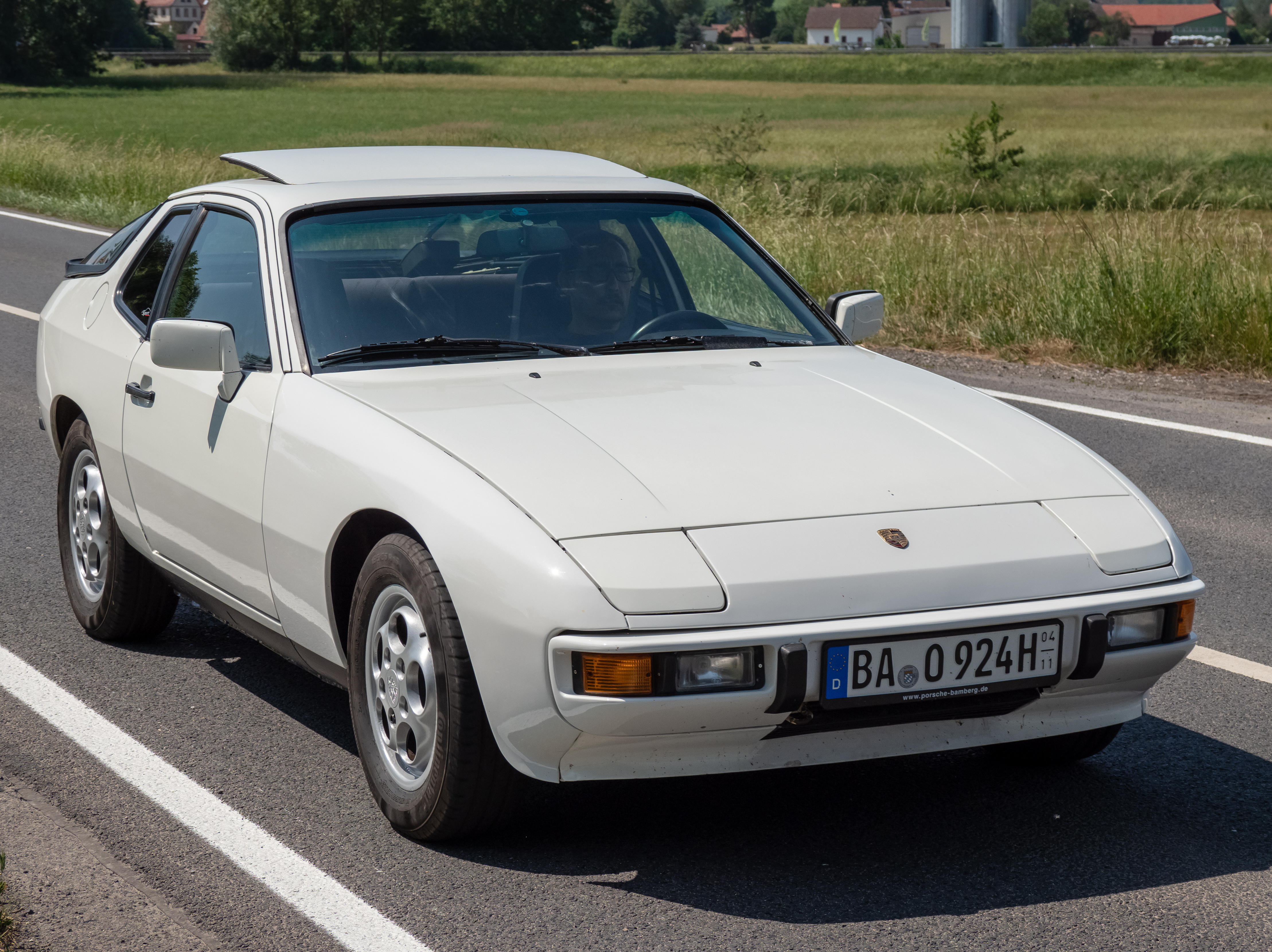 Porsche 924 5311576