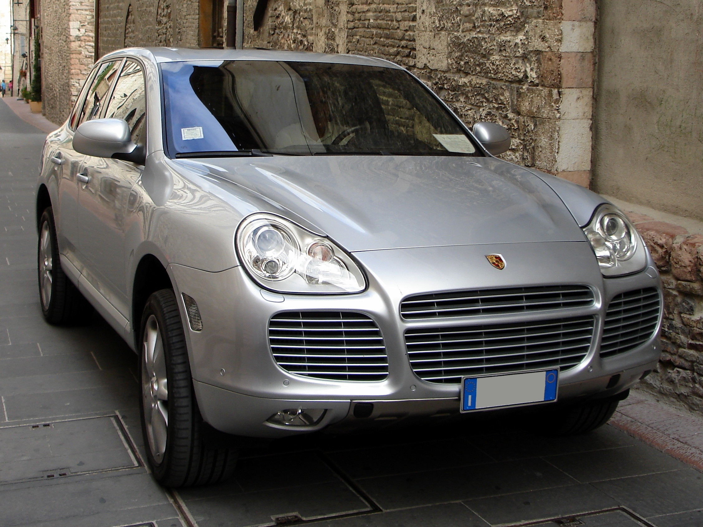 Porsche Cayenne Turbo front