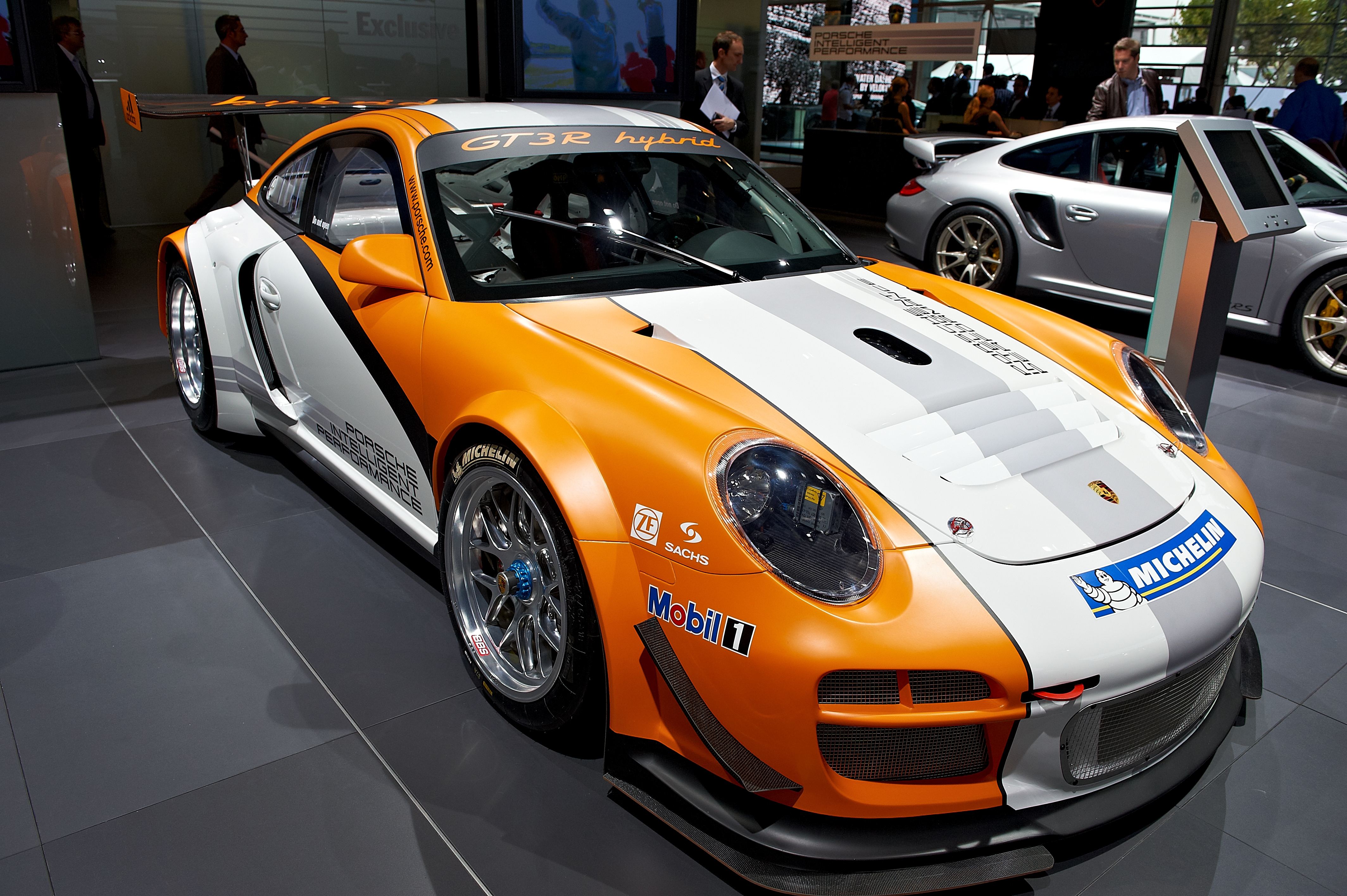 Porsche GT3R hybrid