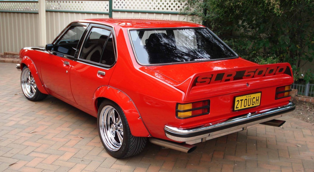 1977 Holden Torana (LX) SLR 5000 A9X sedan (2006-11-26) 02