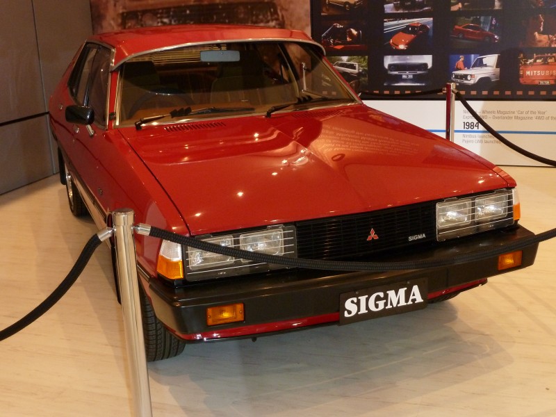 1981 Mitsubishi Sigma (GH) GLX Peter Wherrett sedan (2010-10-16) 01