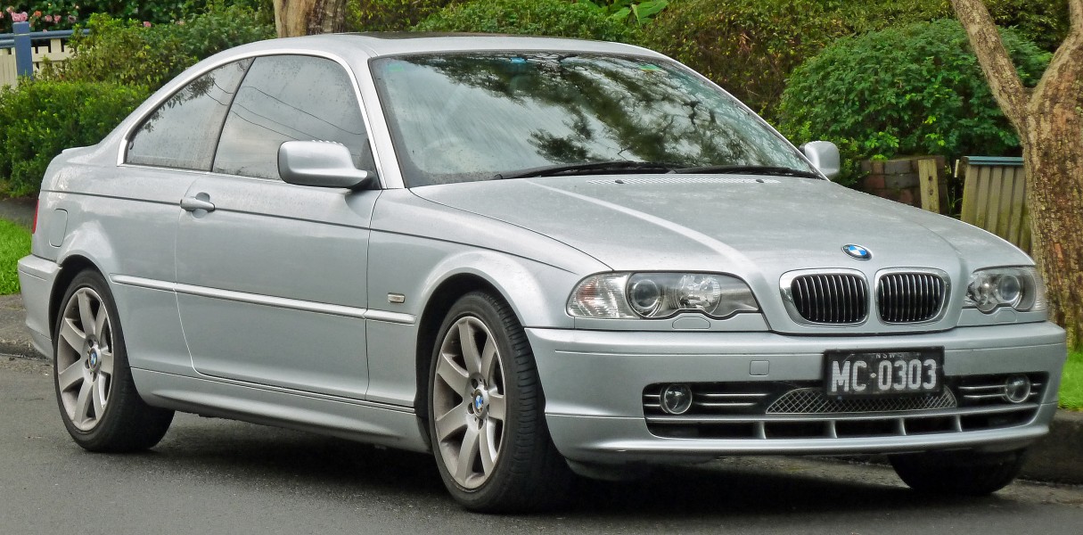 2000-2003 BMW 330Ci (E46) coupe (2011-07-17) 02