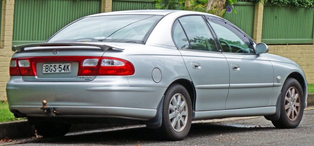 2001-2002 Holden VX II Berlina sedan 11