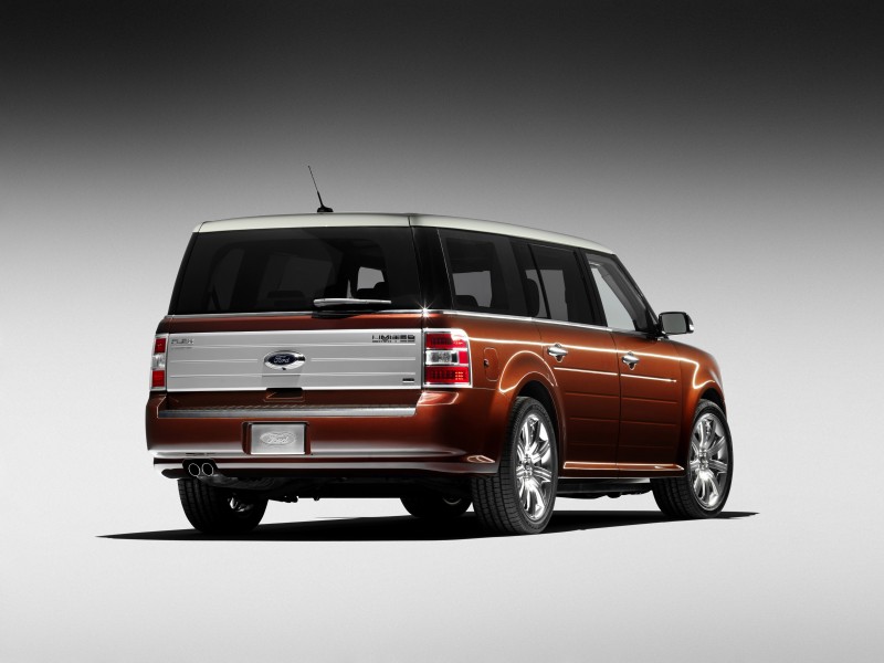 2009 Ford Flex (One Quarter Perspective)