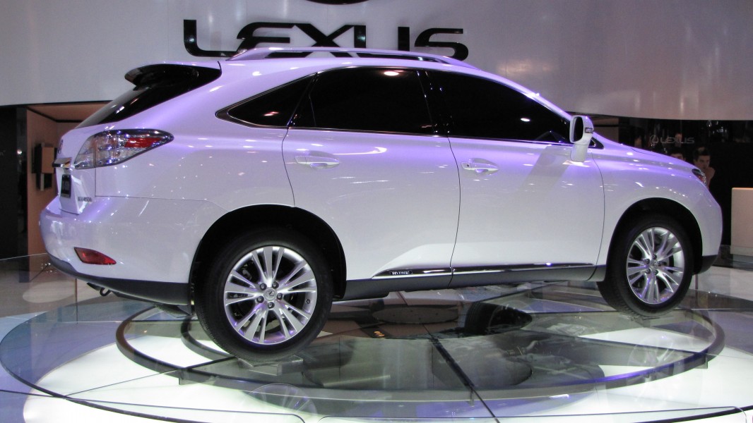 2010 Lexus RX 450h Melbourne Motor Show 01