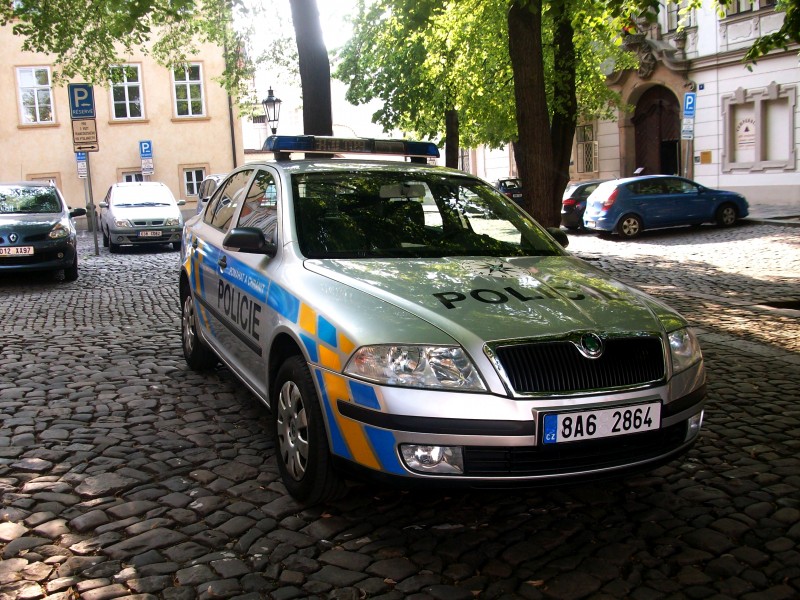 Škoda Octavia II in front of the Frecnh embassy in Prague