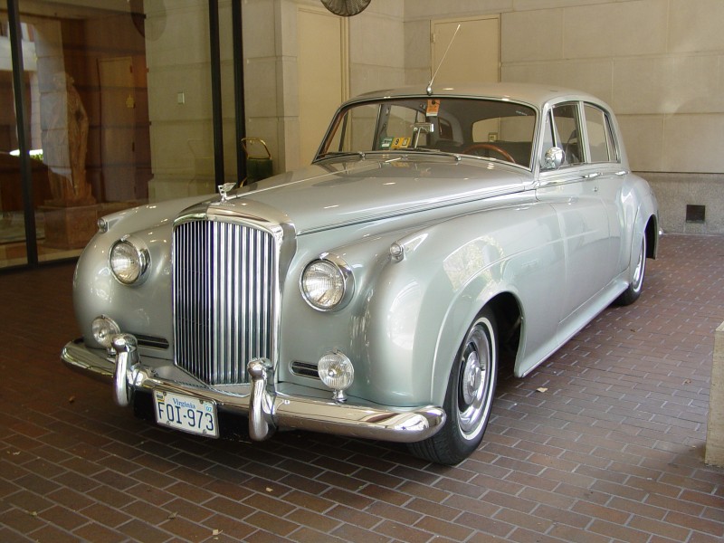 Bentley S2 at Fairmont Hotel