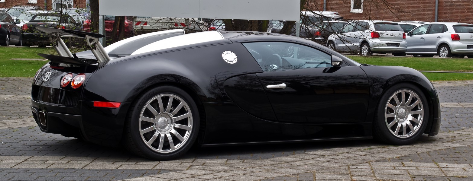 Bugatti Veyron 16.4 – Heckansicht, 5. April 2012, Düsseldorf