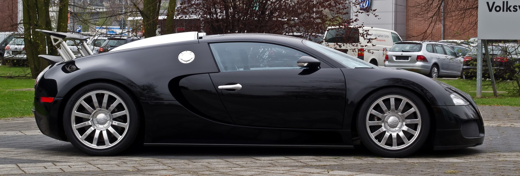 Bugatti Veyron 16.4 – Seitenansicht, 5. April 2012, Düsseldorf
