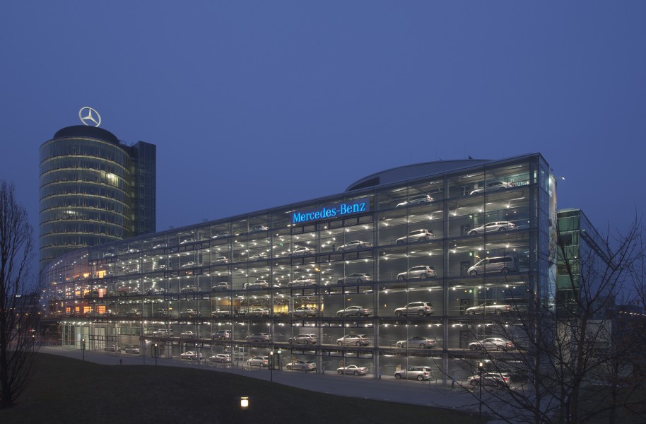 Concesionario de Mercedes-Benz, Múnich, Alemania, 2013-03-30, DD 19