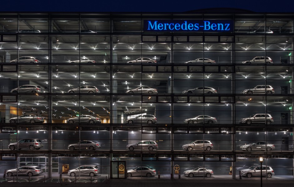 Concesionario de Mercedes-Benz, Múnich, Alemania, 2013-03-30, DD 24