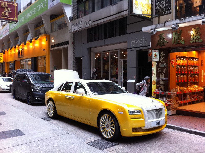 HK Sheung Wan Wing Lok Street Rolls-Royce automobile R yellow Dec-2012