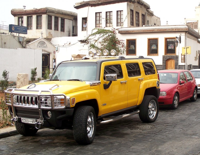 Hummer H3 in Damascus