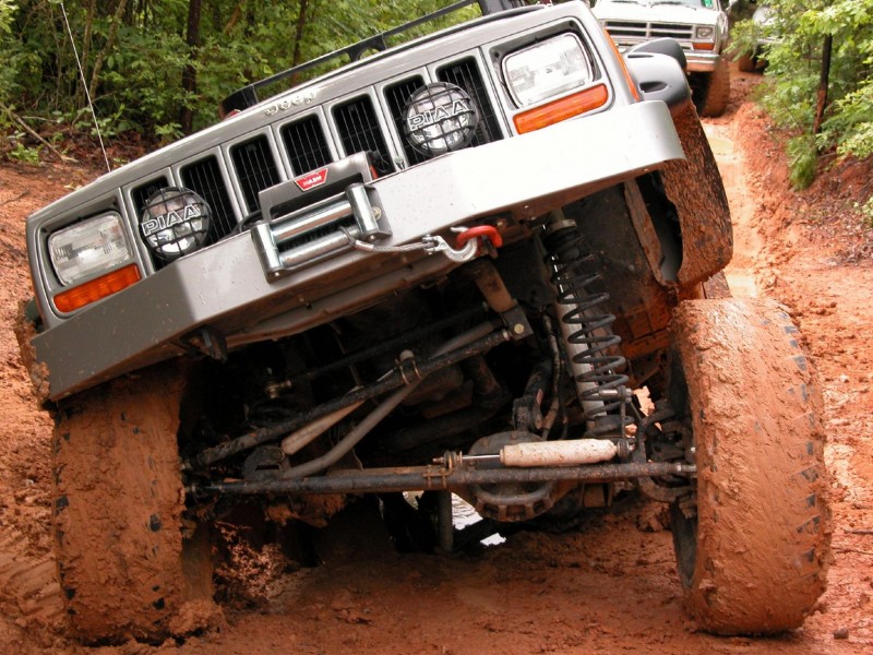 Jeep Cherokee offroad 1
