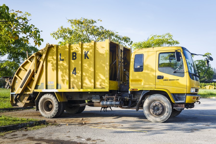 Kudat Sabah Garbage-Collection-Truck-01