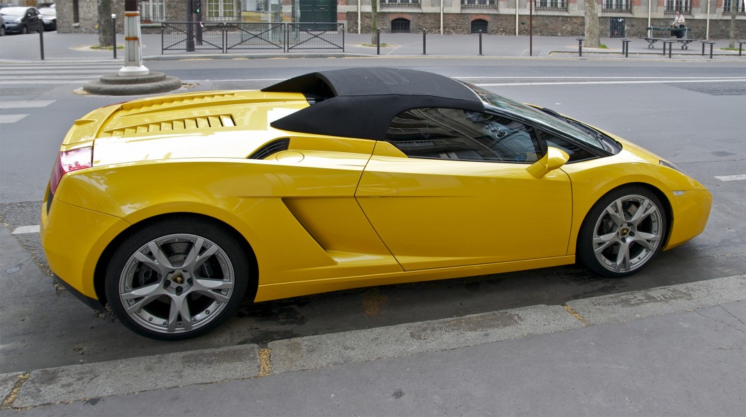 Lamborghini jaune Gallardo spyder