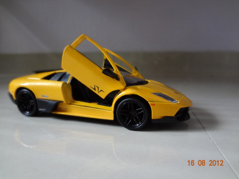 Lamborghini Murcielago LP 670-4 SuperVeloce - Flickr - yjenith (7)