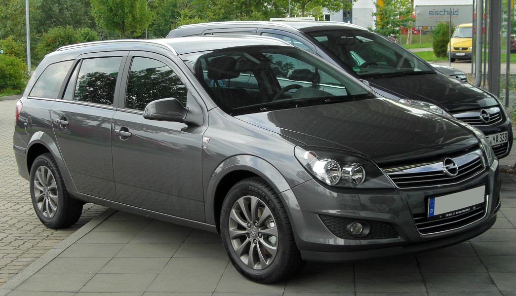 Opel Astra H Caravan ecoFLEX Edition „111 Jahre“ Facelift front 20100801