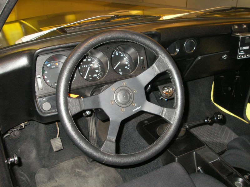 Opel Manta interior