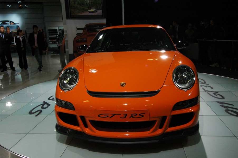 Orange Porsche 911 GT3 RS Type 997 (front)