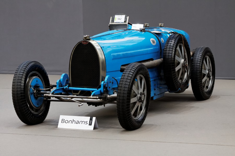 Paris - Bonhams 2013 - Bugatti type 54 grand Prix - 1931 - 010