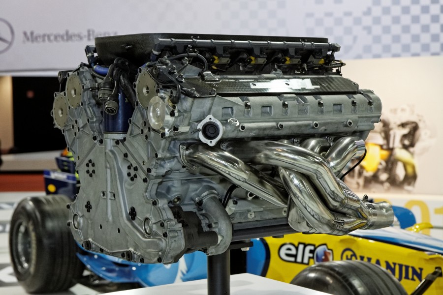 Paris - Retromobile 2012 - Renault moteur F1 V10 - 002