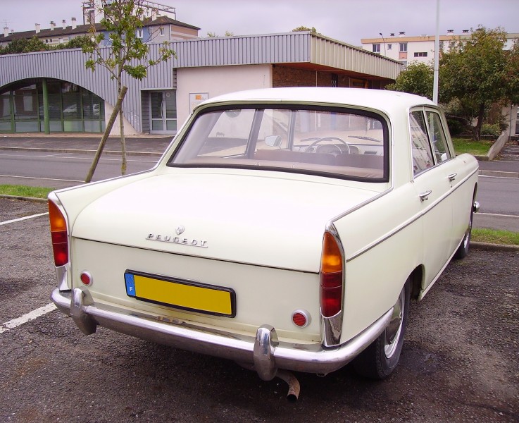 Peugeot 404-rear