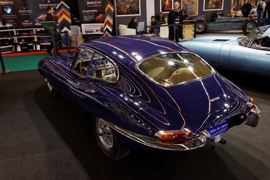Rétromobile 2011 - Jaguar type E série 1 3,8 L - 1962 - 006