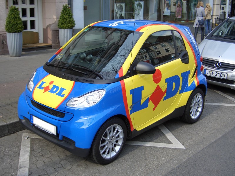 Smart ForTwo GenII BR451 from 2007 LIDL frontleft 2008-04-11 U