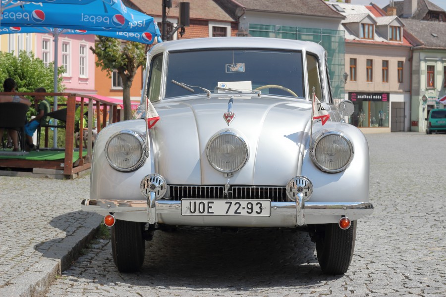 Tatra 87 front 2 (Foto Hilarmont)