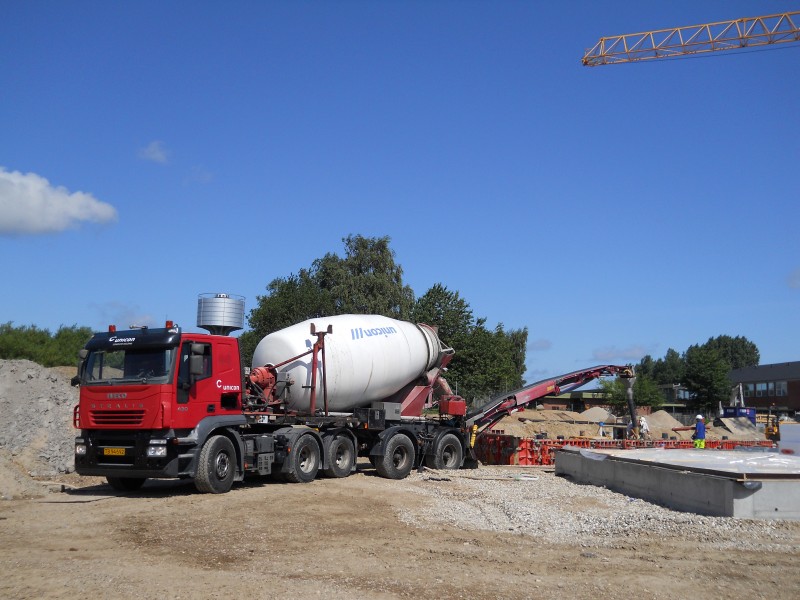 Unicon 7 m³ cement mixer truck