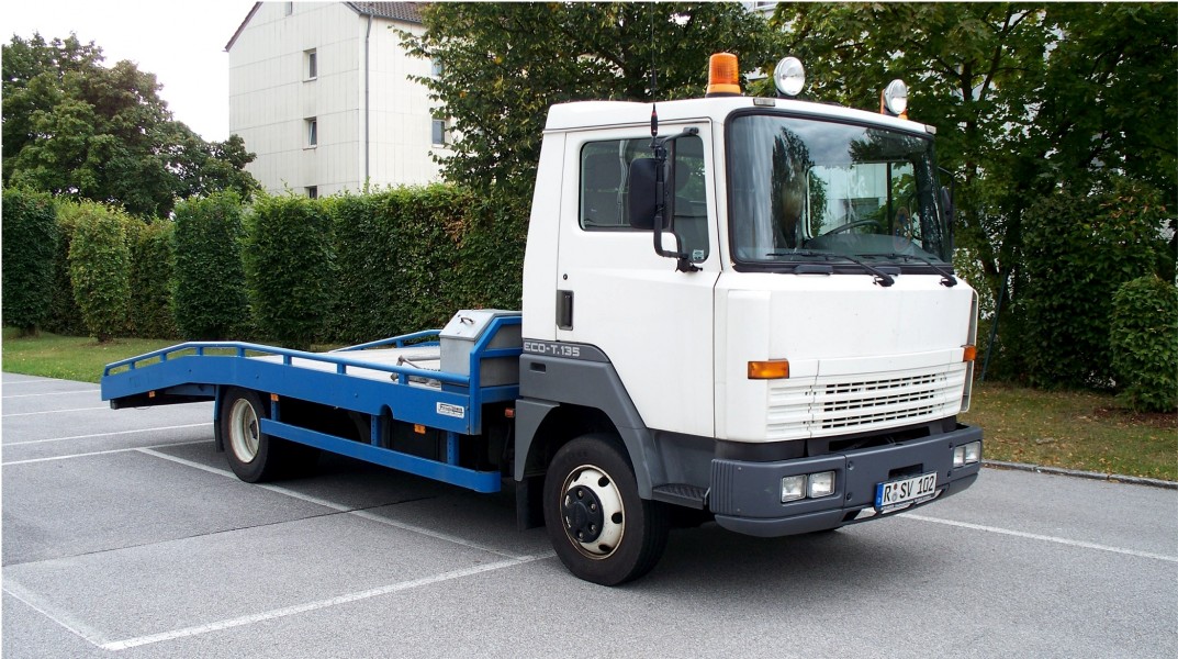 Vehicle transport truck