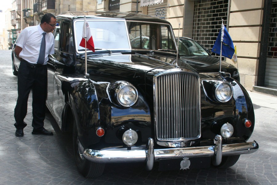 Voiture d'apparat Princess de la présidence de Malte