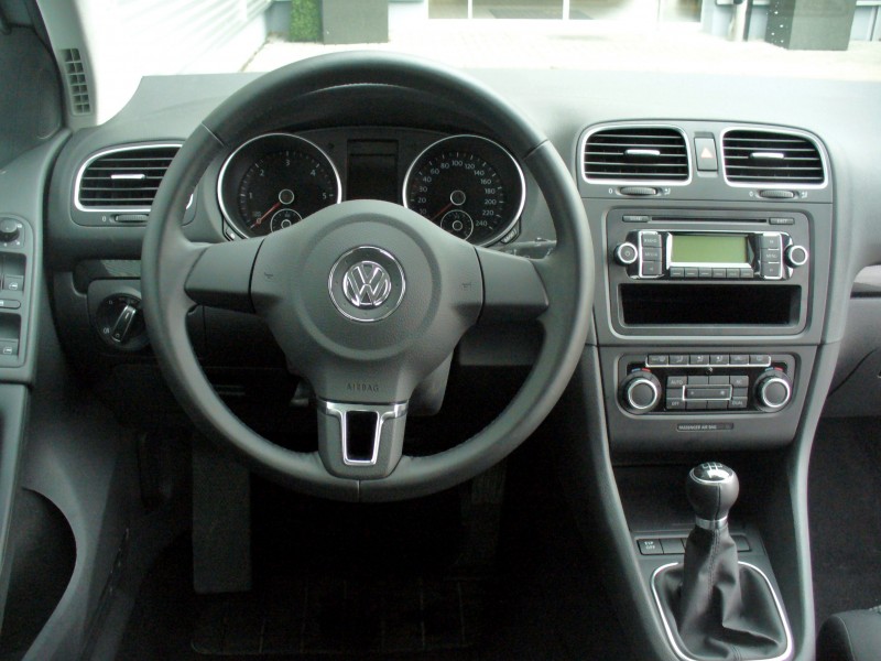 VW Golf VI 1.6 TDI Comfortline Reflexsilber Interieur