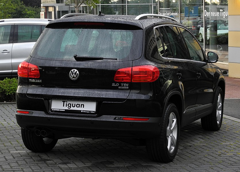 VW Tiguan Sport & Style 2.0 TDI 4MOTION BlueMotion Technology (Facelift) – Heckansicht, 24. Juni 2011, Velbert