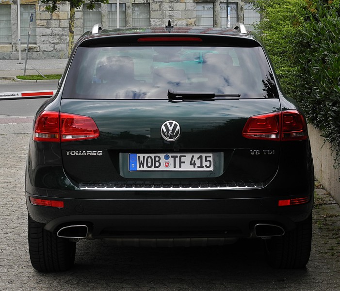 VW Touareg V8 TDI (II) – Heckansicht (1), 2. Juli 2011, Düsseldorf