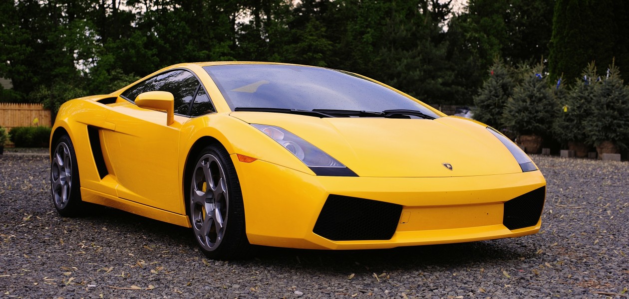 Yellow Lamborghini Gallardo edit