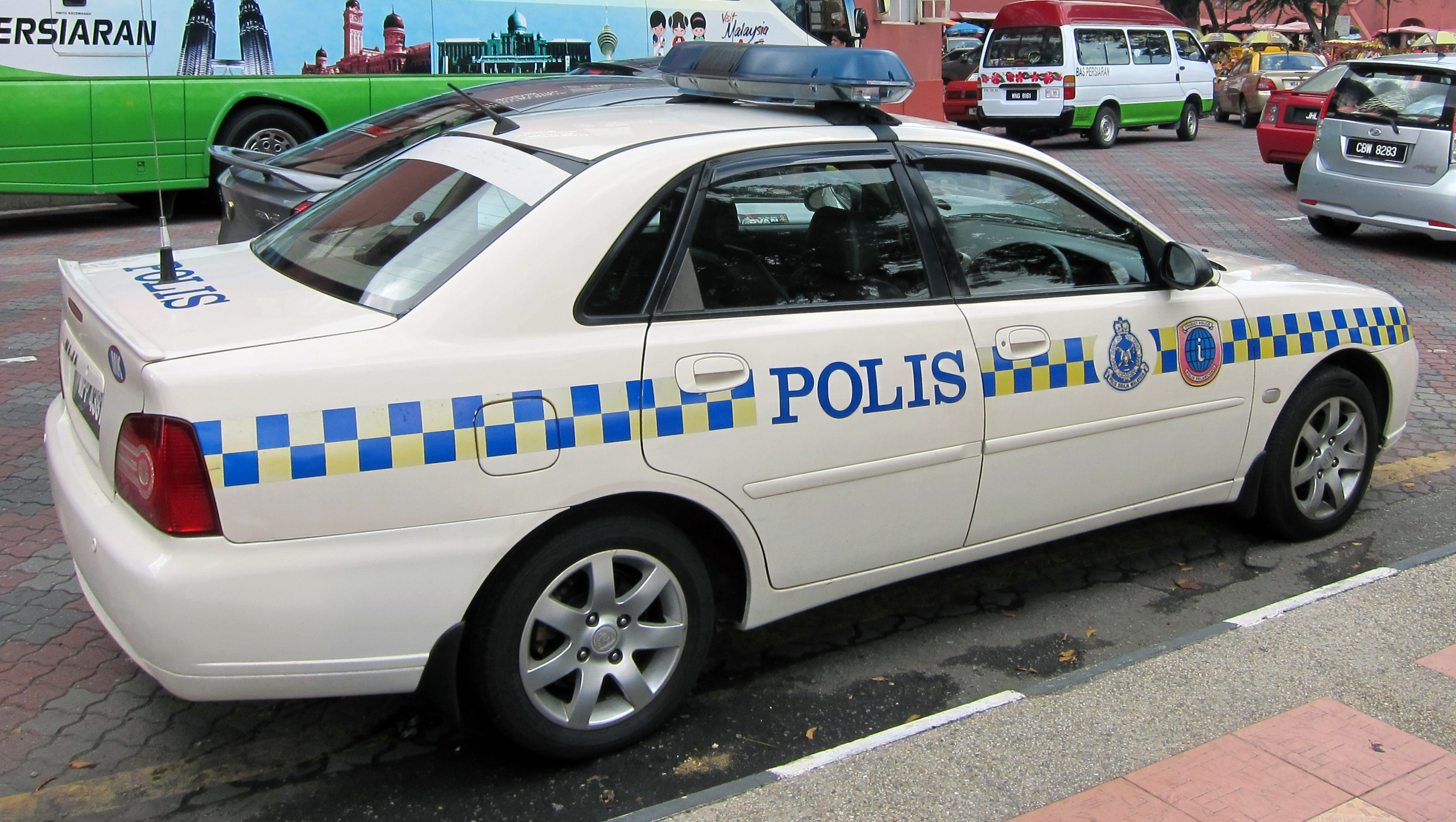 Proton Waja polis