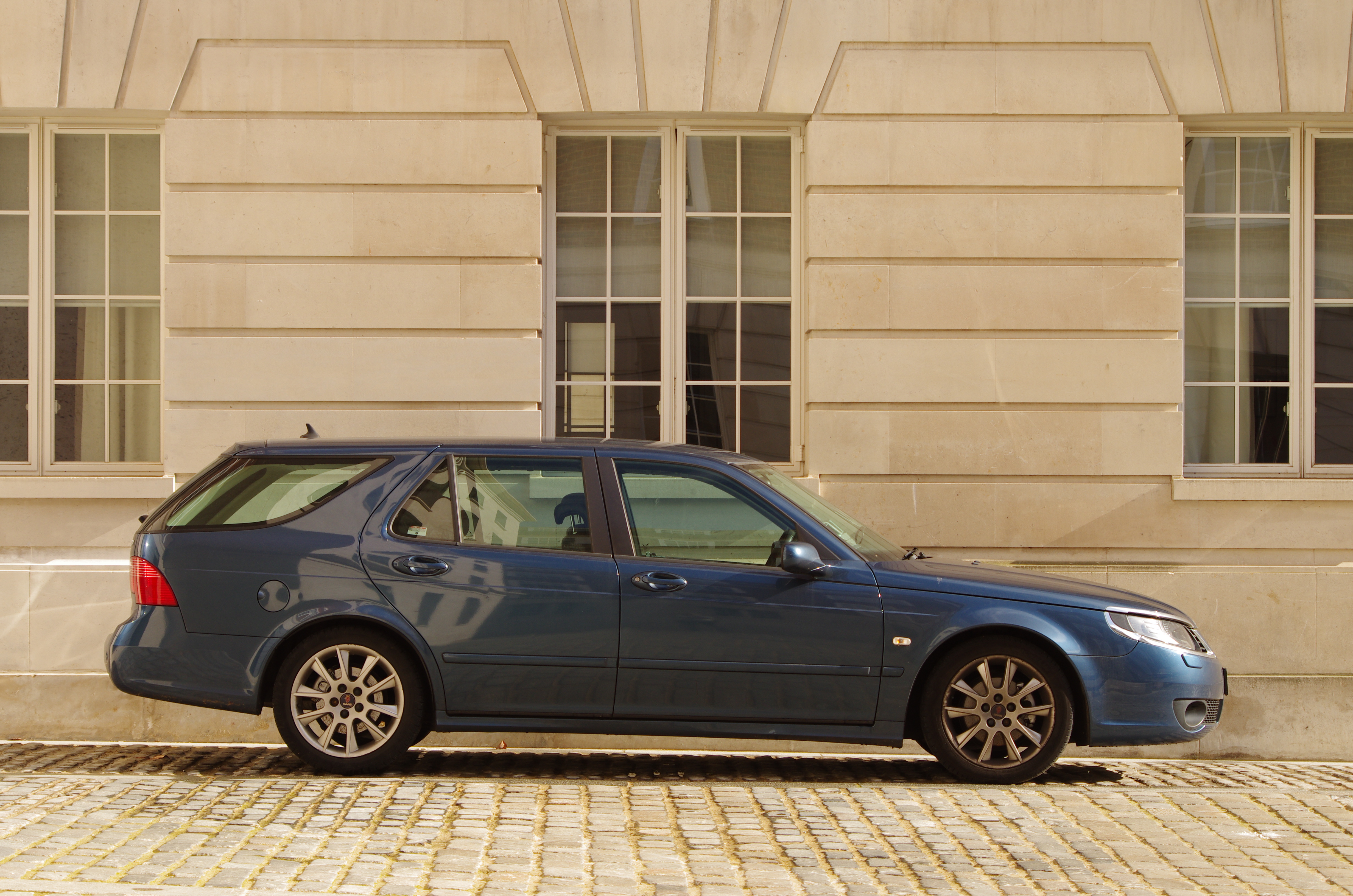 Saab 9-5 SportCombi (side view)