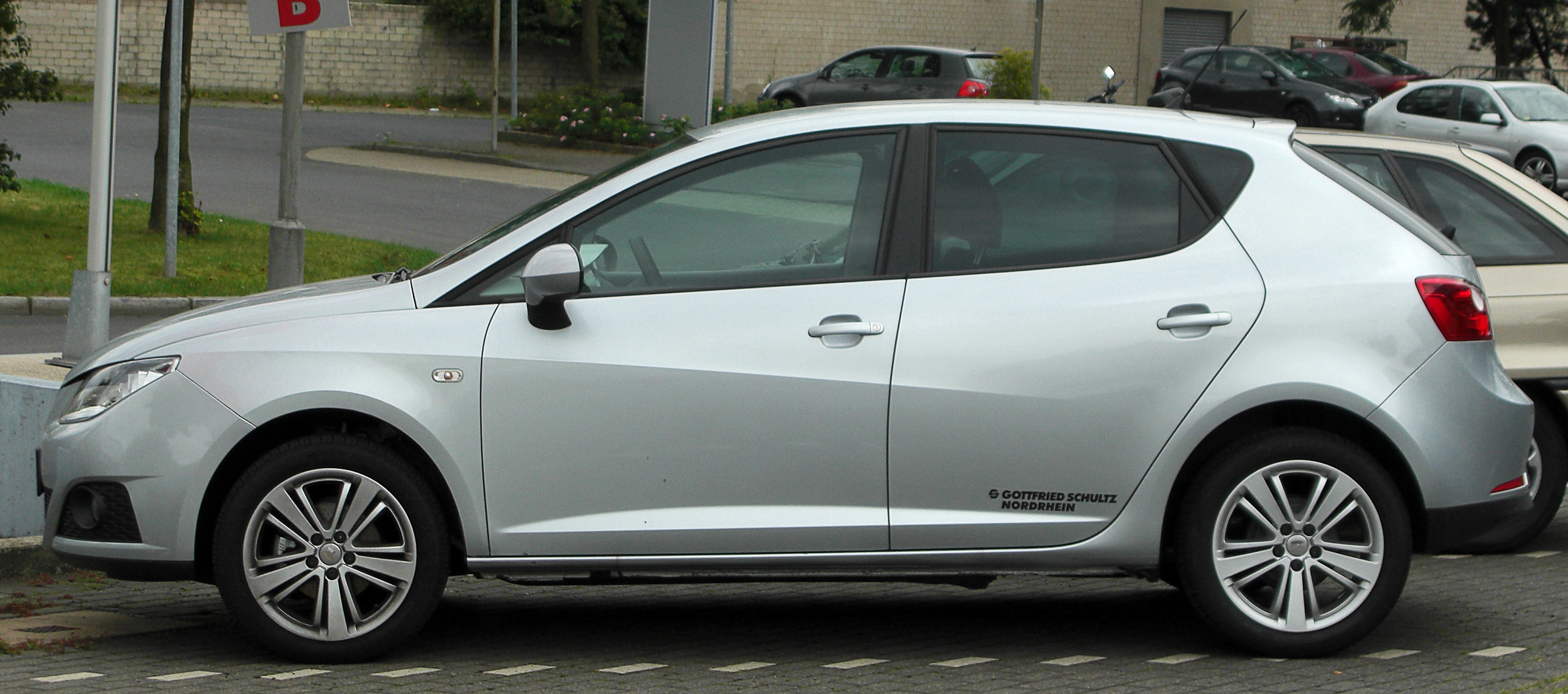 Seat Ibiza 1.4 Good Stuff (6J) side 20100731