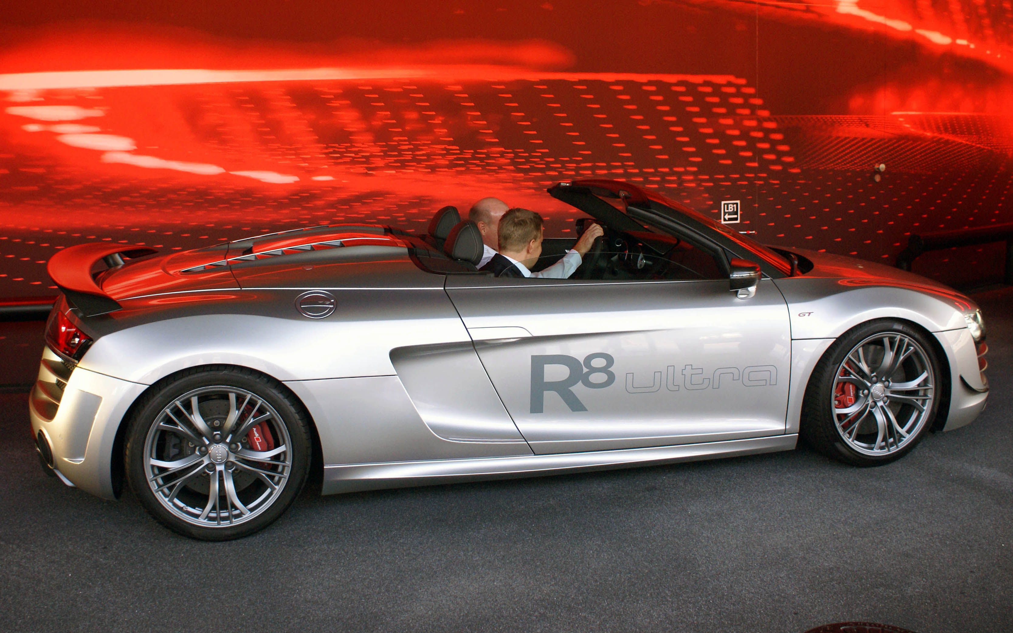 Silver Audi R8 GT Spyder side IAA 2011