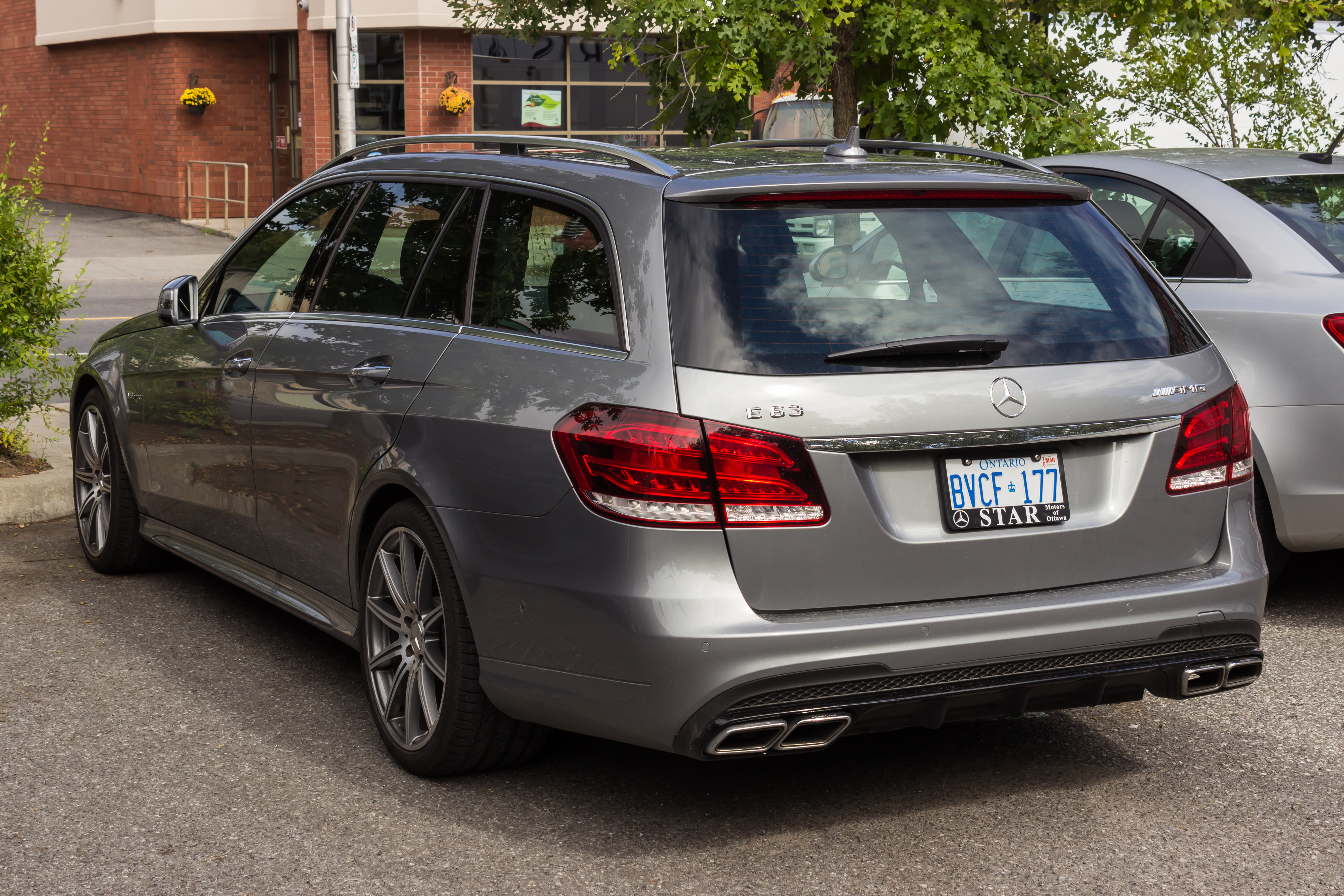 Silver Mercedes-Benz E 63 AMG (S212) rl