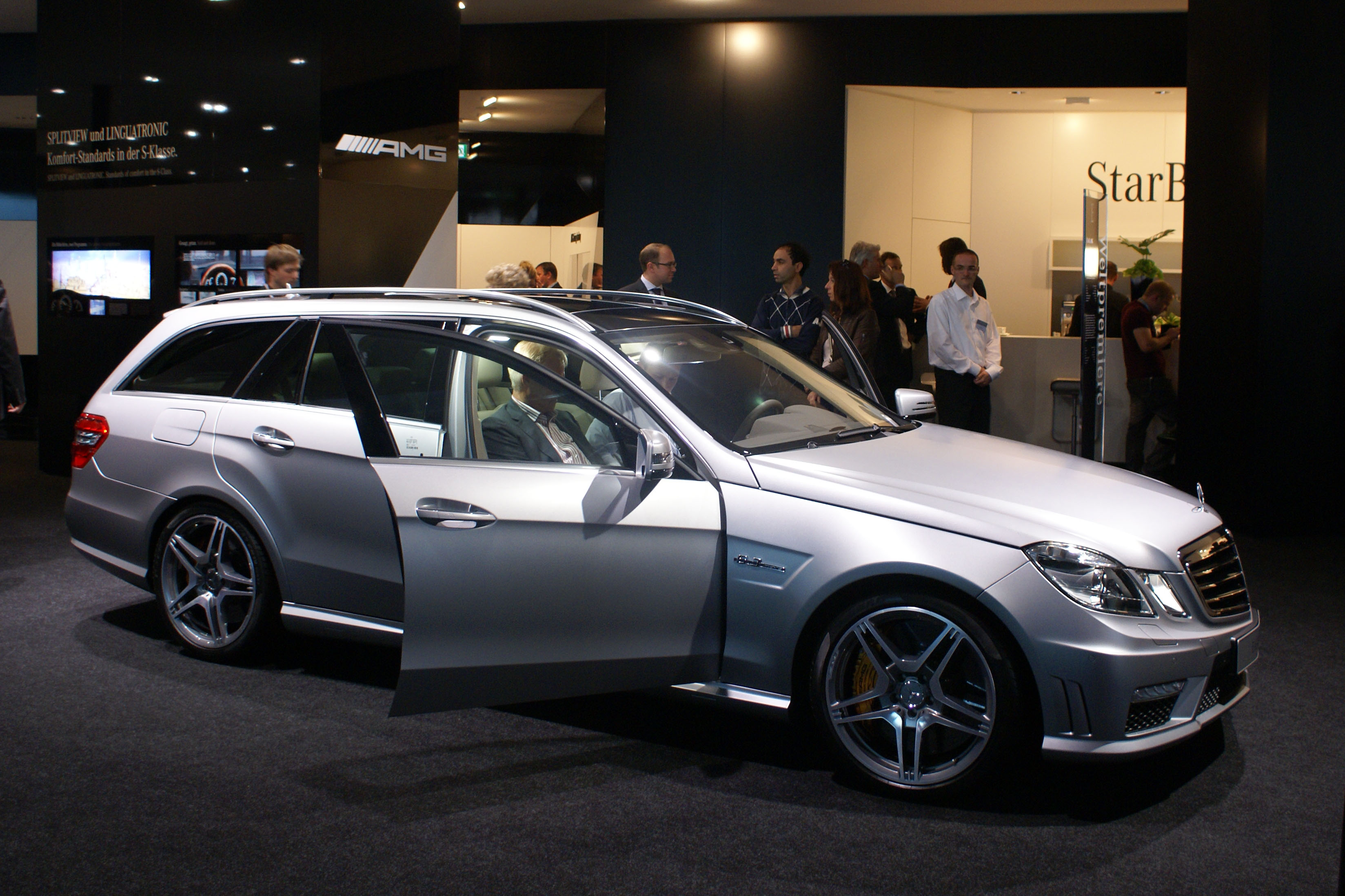 Silver Mercedes-Benz E 63 AMG T fr IAA 2009