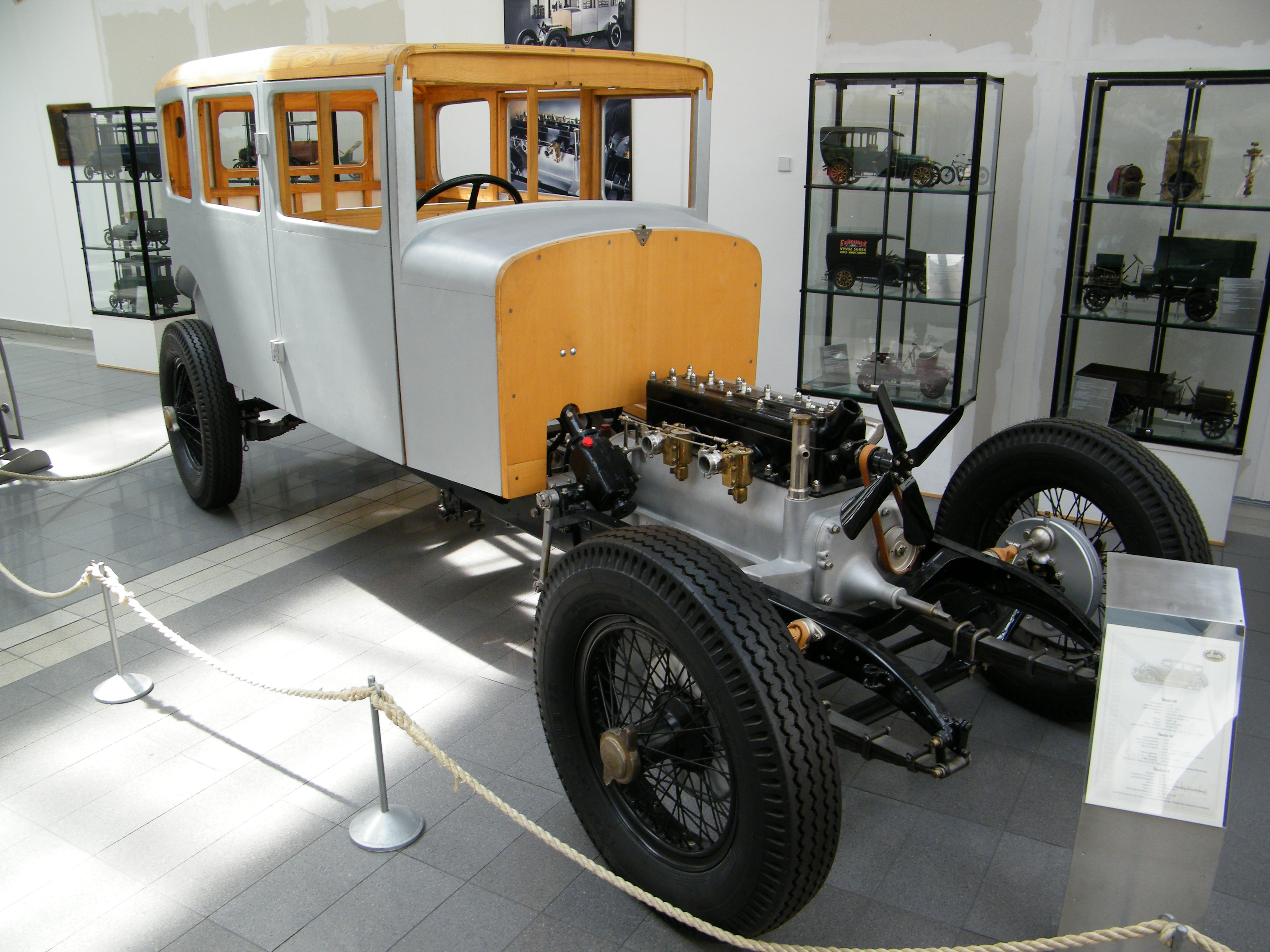 Skoda 6R