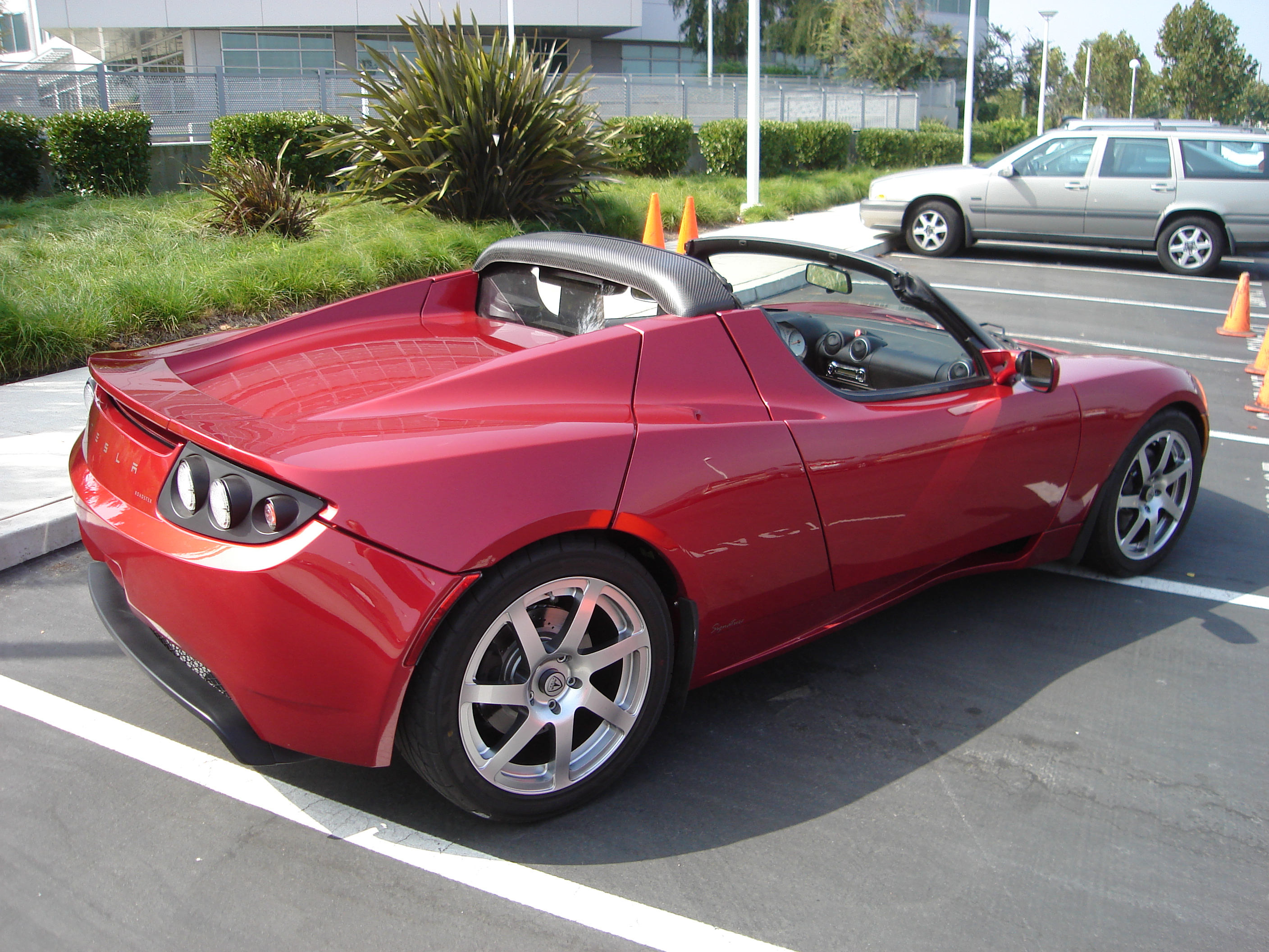 TeslaRoadster-side