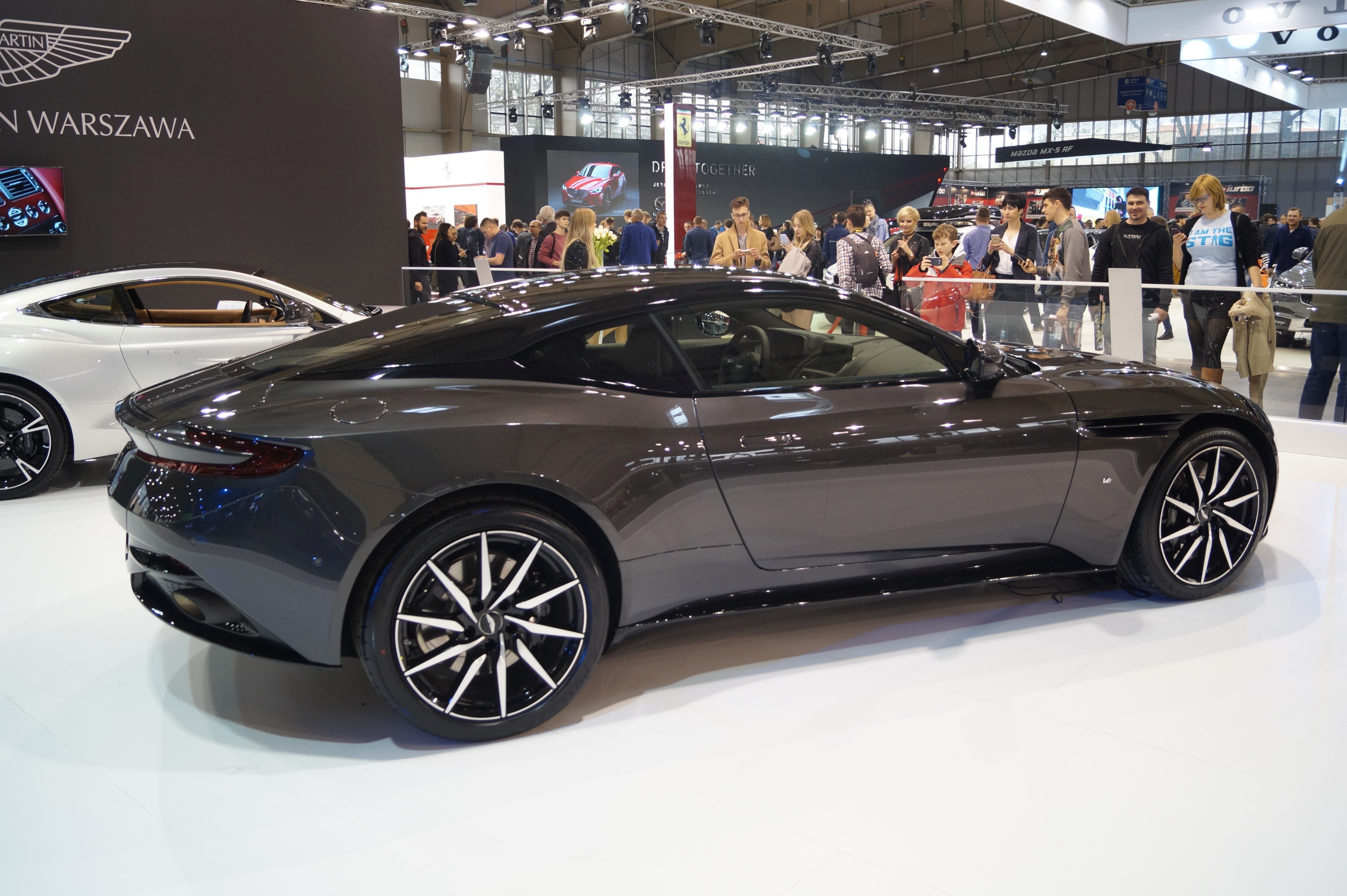 Aston Martin DB 11 - prawy tył (MSP17)