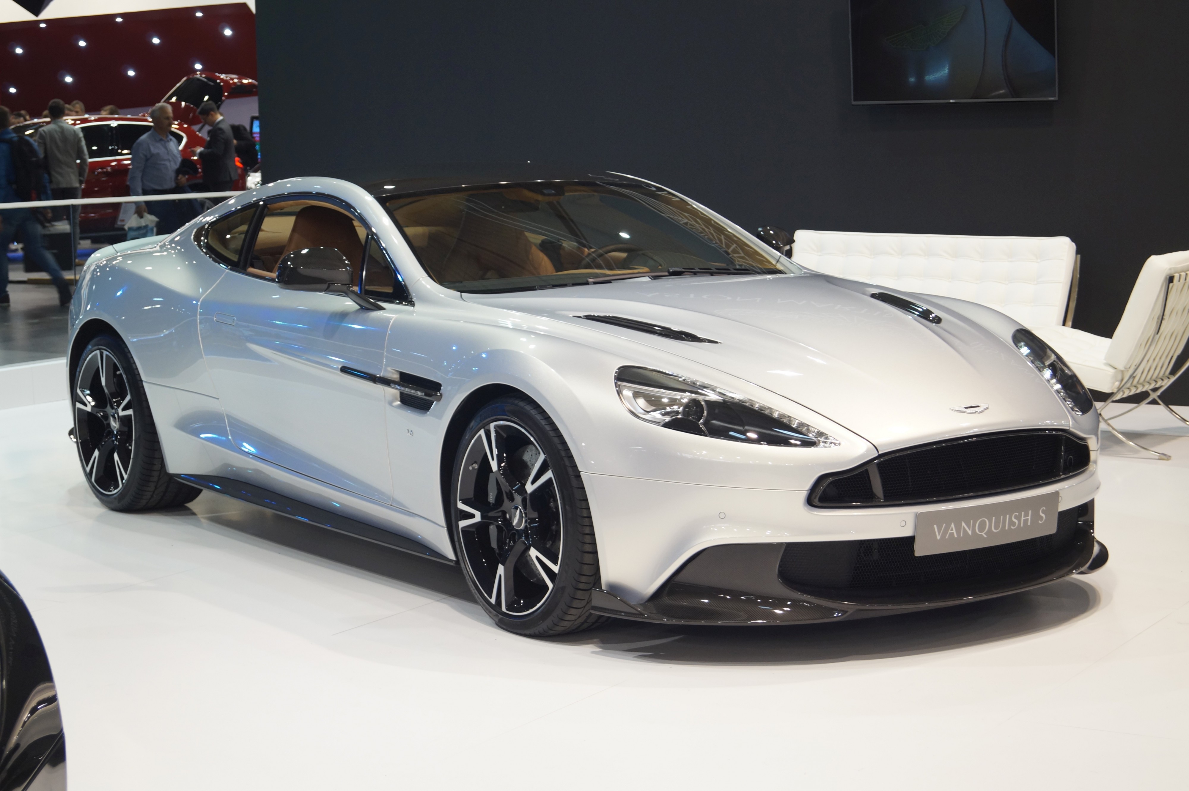 Aston Martin Vanquish S - prawy przód (MSP17)