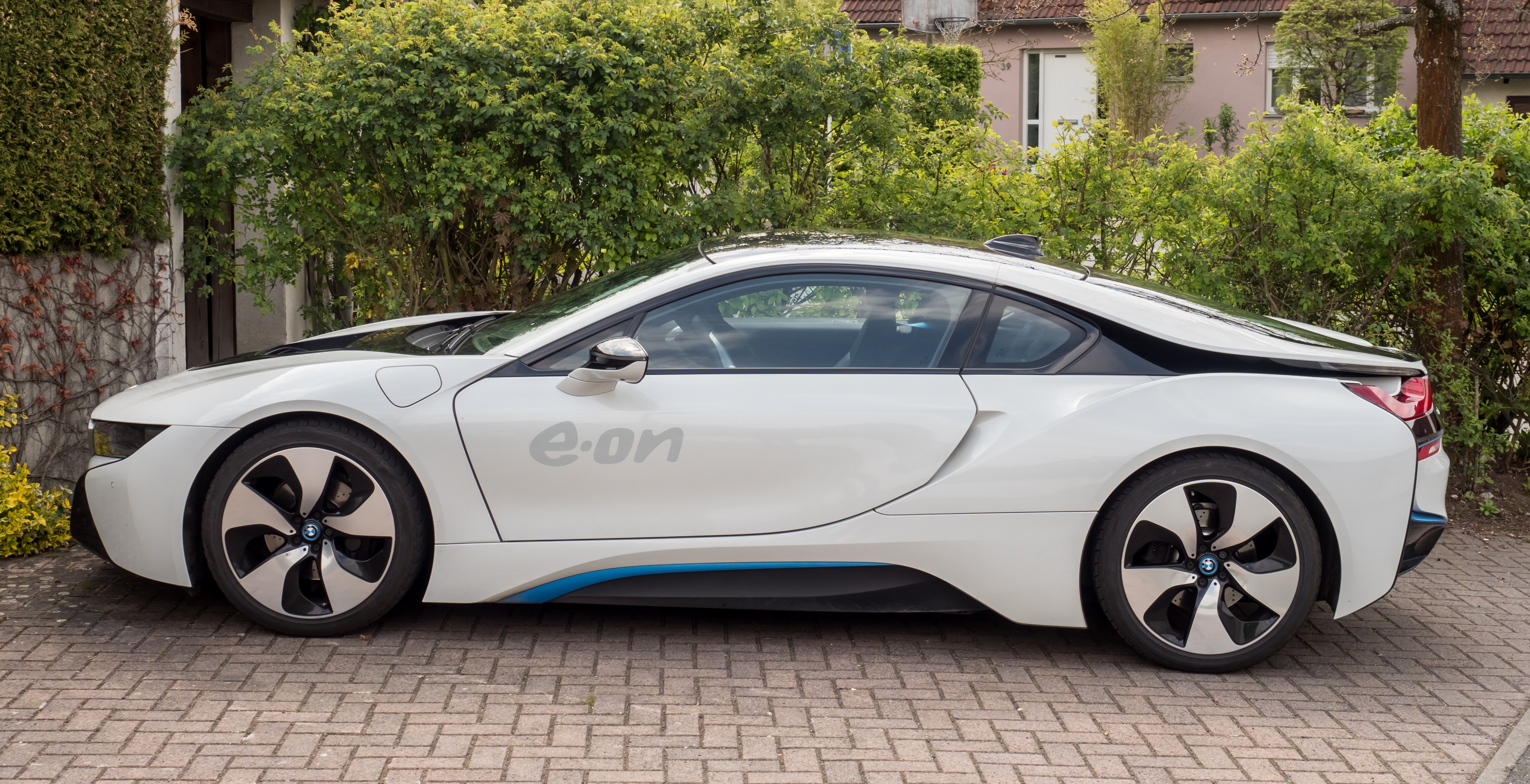BMW i8 Seitenansicht 17RM0777