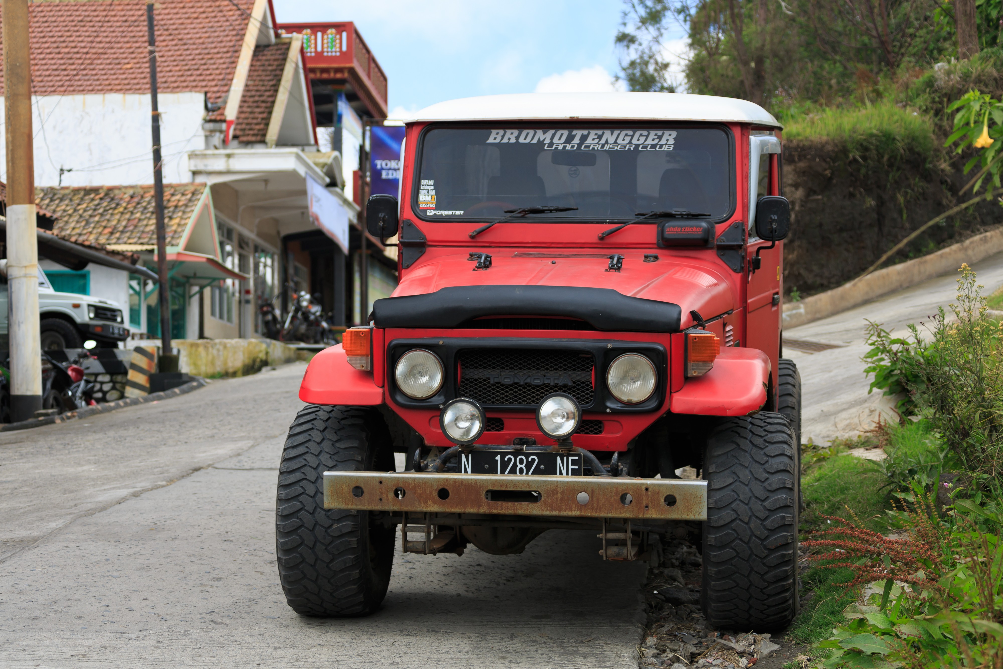 Cemoro-Lawang Indonesia Toyota-Land-Cruiser-01