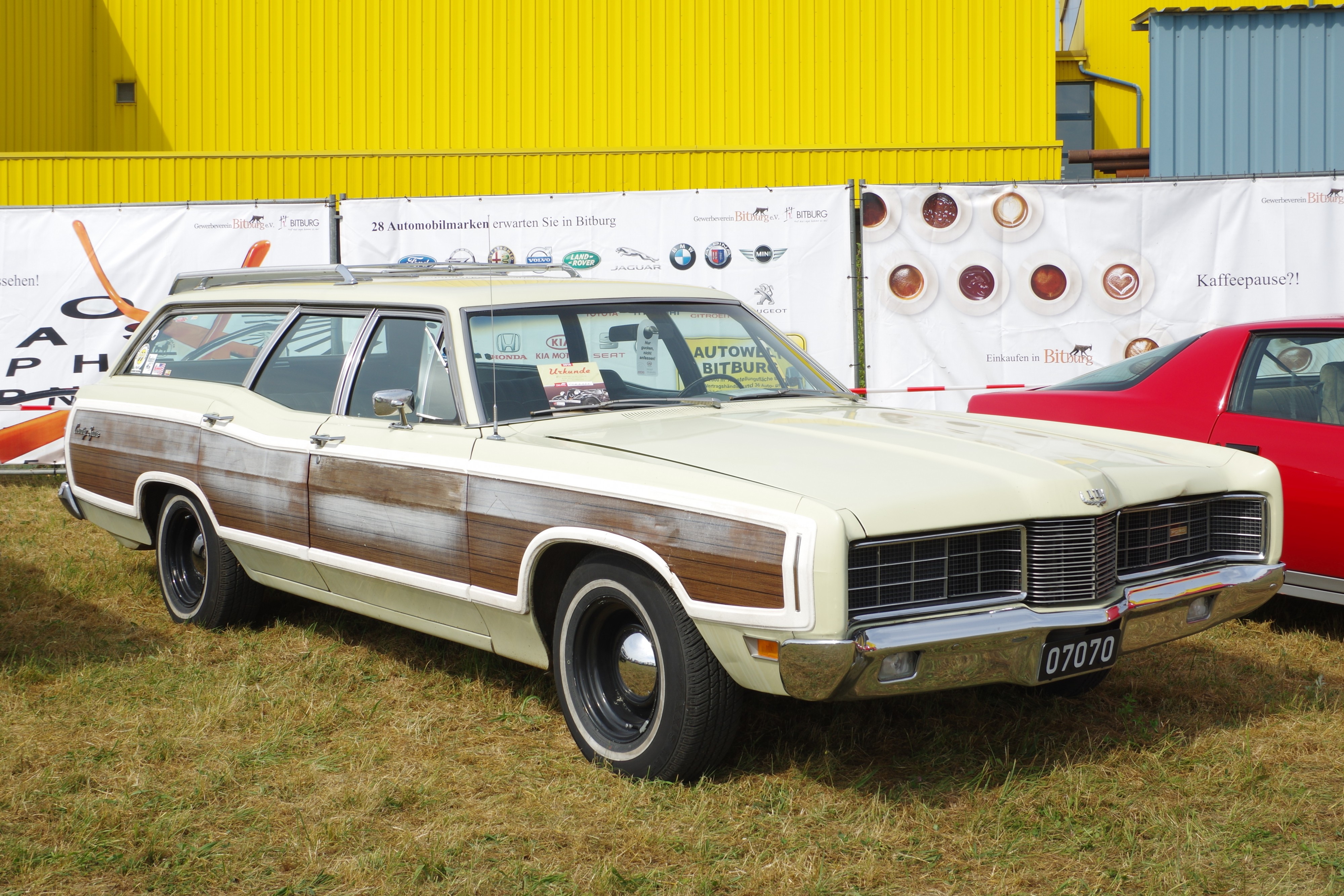 Ford LTD Country Squire BW 2016-09-03 14-15-27